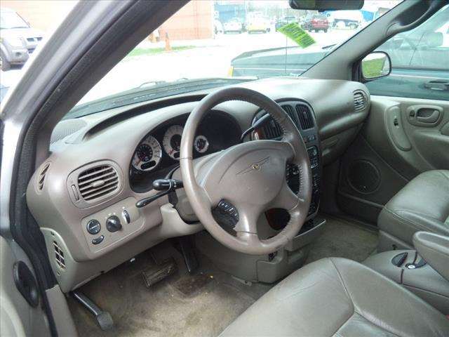 2001 Chrysler Town and Country LXi 4dr Extended Mini-Van